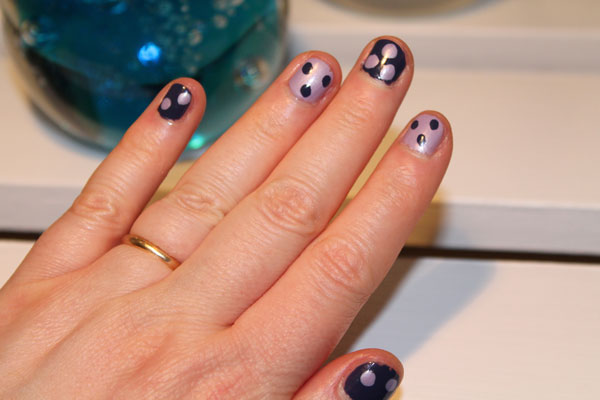 I alternated the Alice and Millie nail polishes on my nails and applied dots.